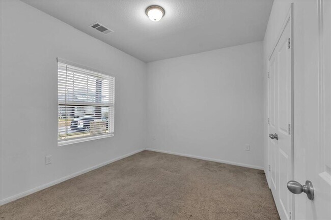 Photo - 209 Oldbridge Dr