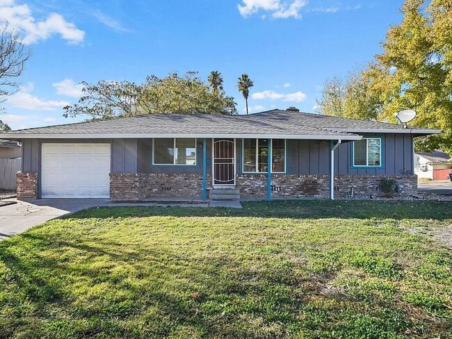 Building Photo - 2 bedroom 1 bath Duplex