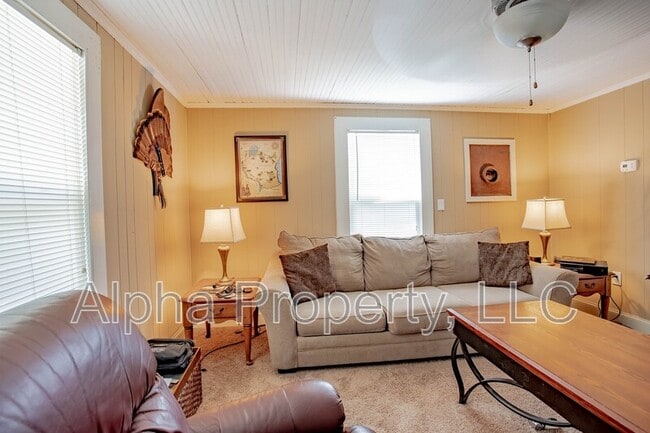 109 Tubbs Mountain Rd