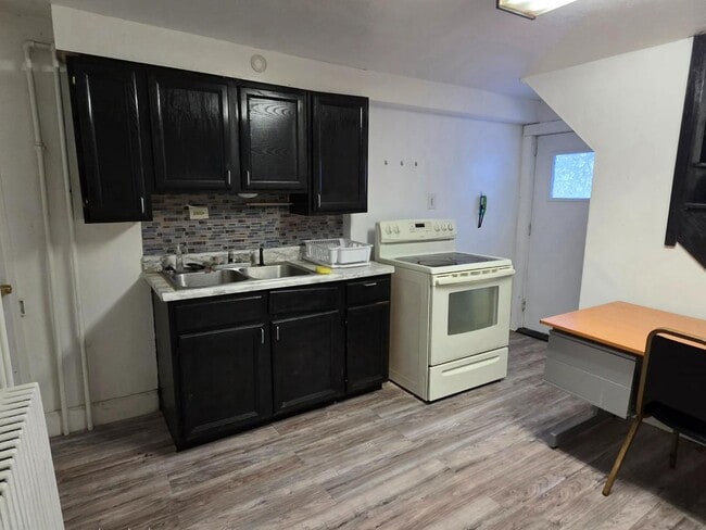 Building Photo - 220 W Horner St