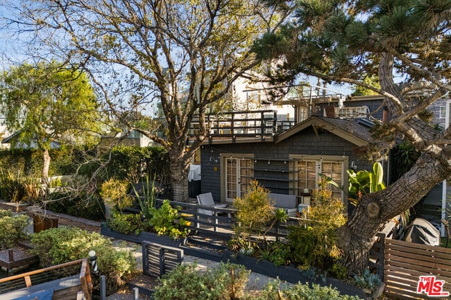 Photo - 416 Sherman Canal