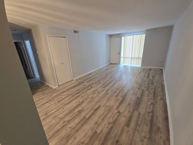 Building Photo - 580 Wilson Bridge Dr Unit A1 Rental