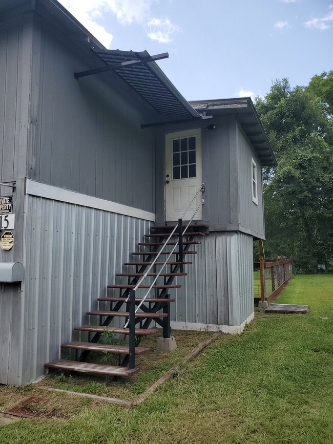 Photo - 315 E Ave L