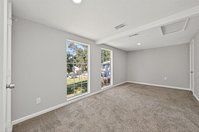 Photo - 1305 St Lawrence River Rd