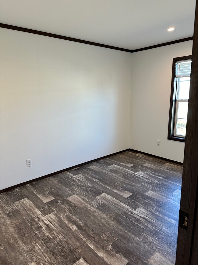 Photo - 204 Paradise Ter