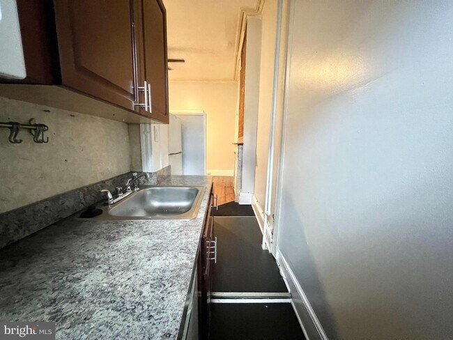 Photo - 735 Spruce St Unidad 2F