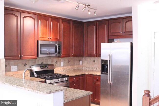 Photo - 42525 Highgate Terrace