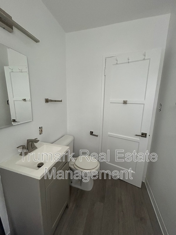 Photo - 106 E Randolph St