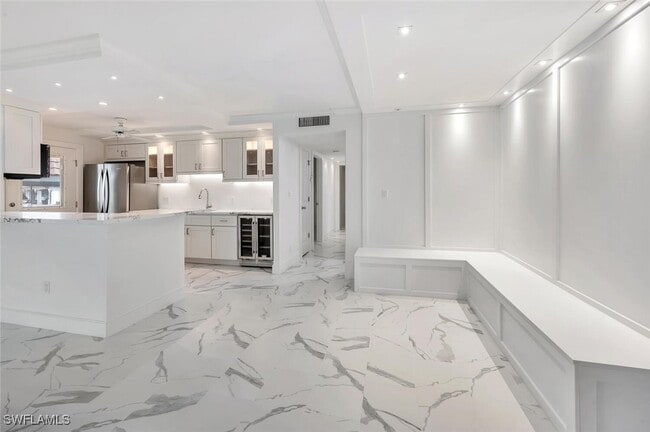 Building Photo - 222 Harbour Dr Unit 114