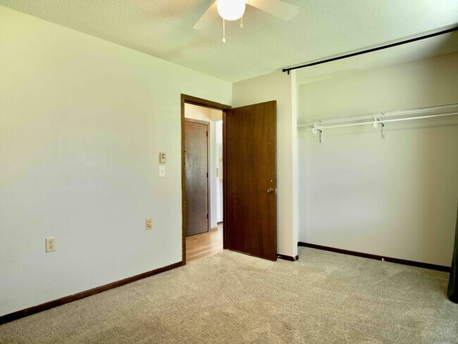 Photo - 302 Franke St