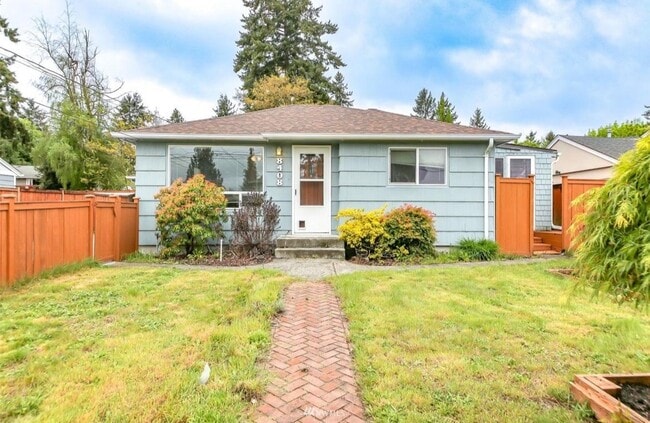 Photo - 8408 33rd St W