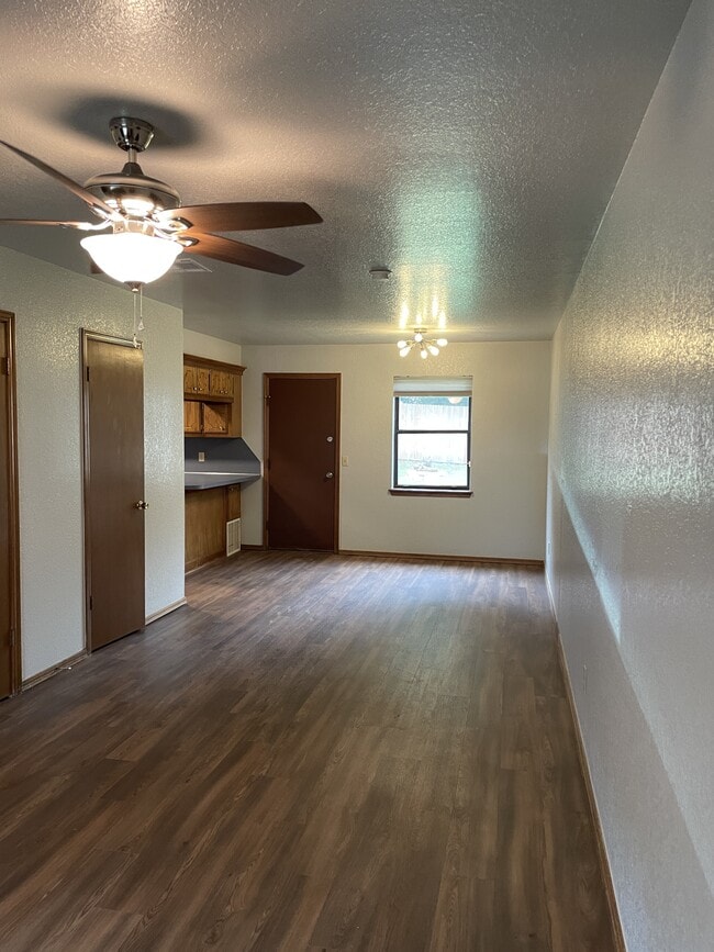 Photo - 110 N Baumann Ave