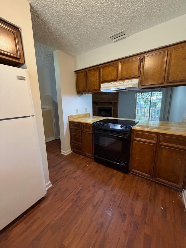 Photo - 1842 Sylvan Ct