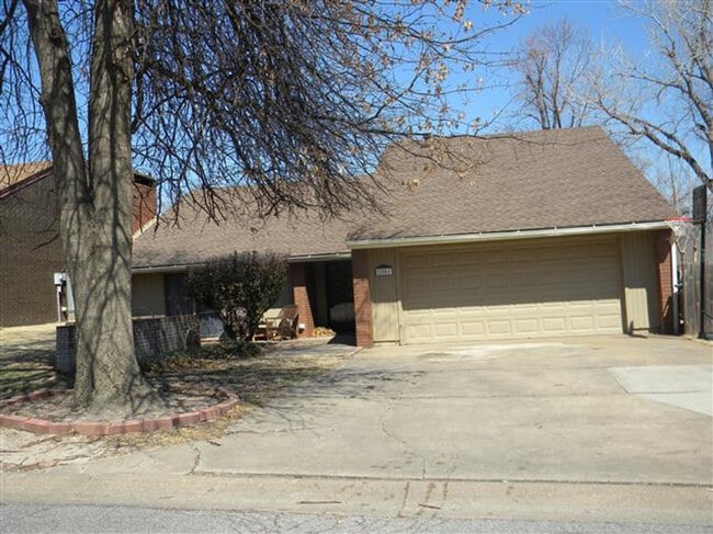 Building Photo - 2801 Haystack Ln