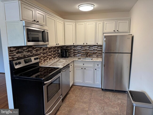 Photo - 1016 W Baltimore Pike Unidad E10