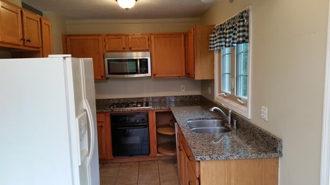 Photo - 8 Rosewood Ln