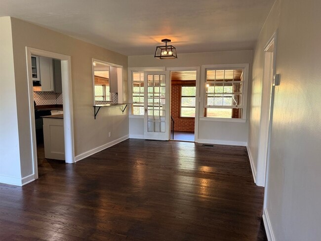 Photo - 1024 Cherokee Dr