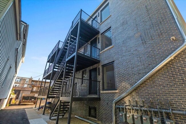 Photo - 2 bedroom in Chicago IL 60647 Unit 2N