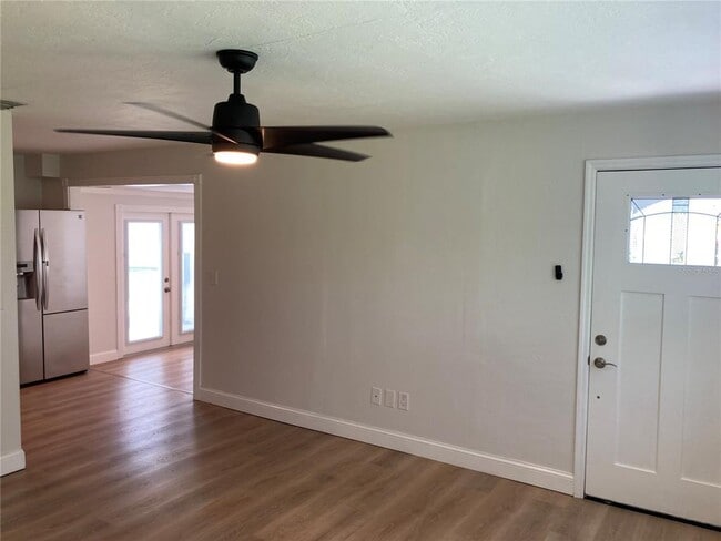 Photo - 7131 Orpine Dr N