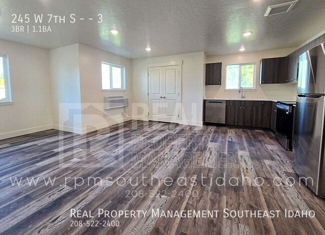 Photo - 245 W 7th S Unit 3