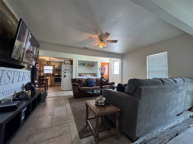 Photo - 1823 Market St