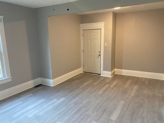 Photo - 176 7th St NW