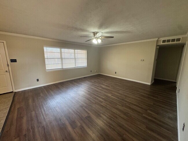 Photo - 4702 31st St