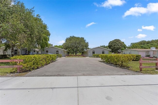 Photo - 5629 Taft St Unit 5629