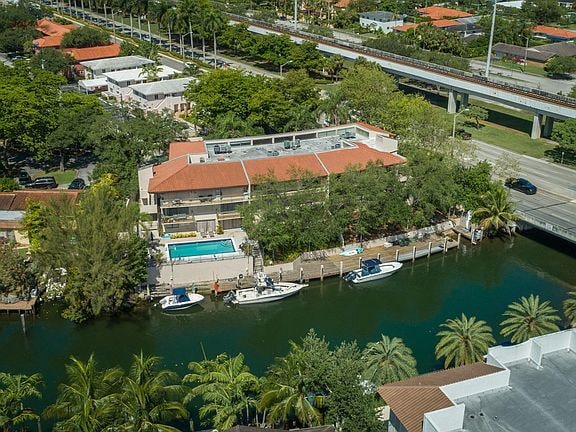 Photo - 5201 Orduna Dr