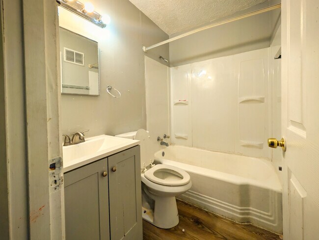 Photo - 7470 Sharon Dr