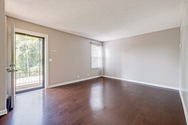 Photo - Sanctuary Near Downtown Nashville (MOVE IN SPECIAL!)