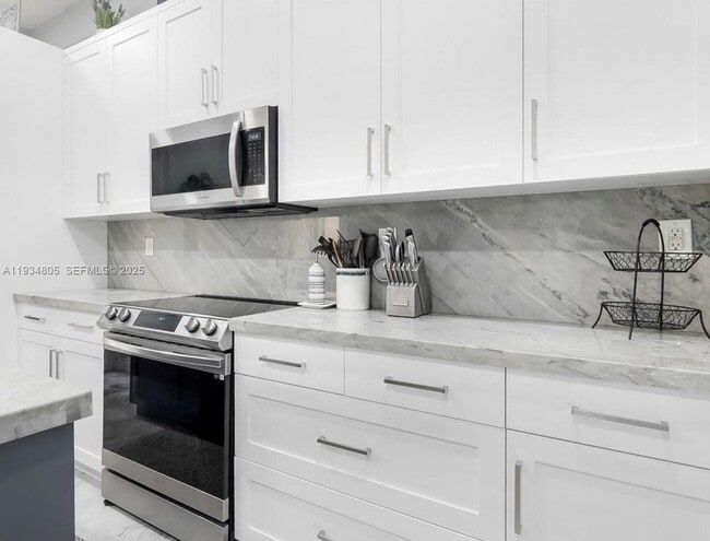 Photo - 14709 SW 6th St