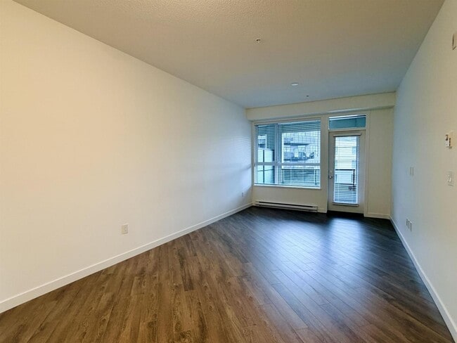 Photo - 15733 85 Ave