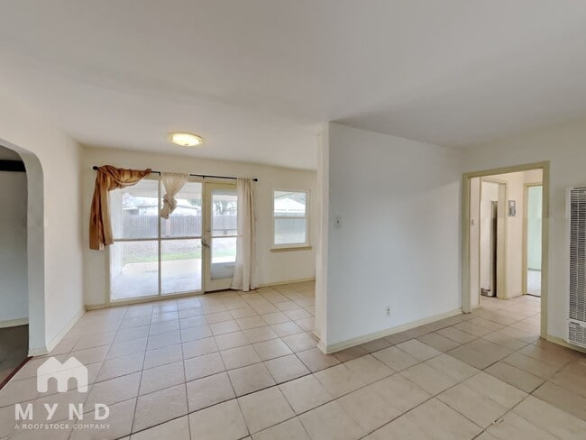 Photo - 215 Shady Rill