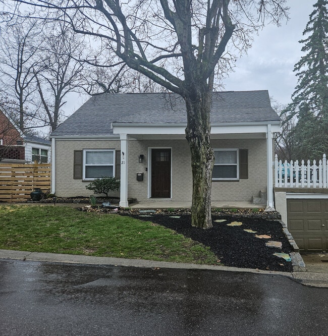 Building Photo - 21 Howard Rd