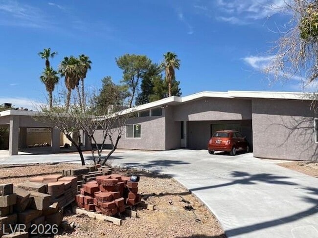 Photo - 2047 Westwind Rd