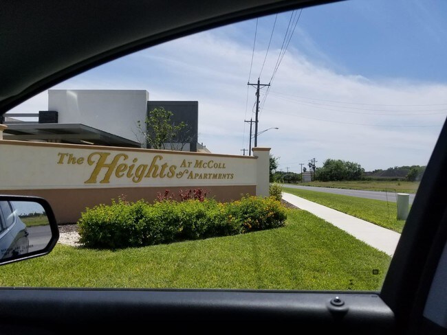 Photo - 904 E la Cantera Ave