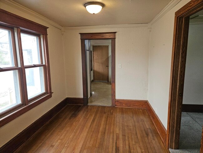 Photo - 400 Sherry St