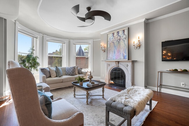 Livingroom - 117 Saint Botolph St Unit 3