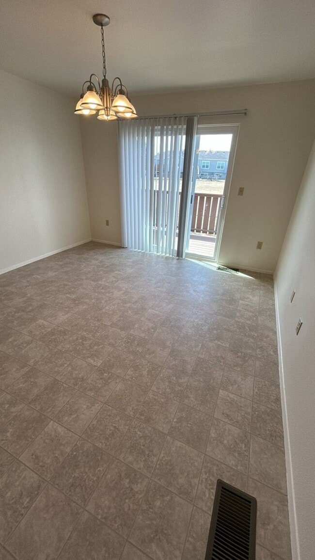 Photo - 405 Mickelson Ct