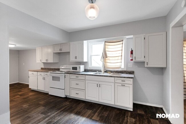 Photo - 380 E Broadway