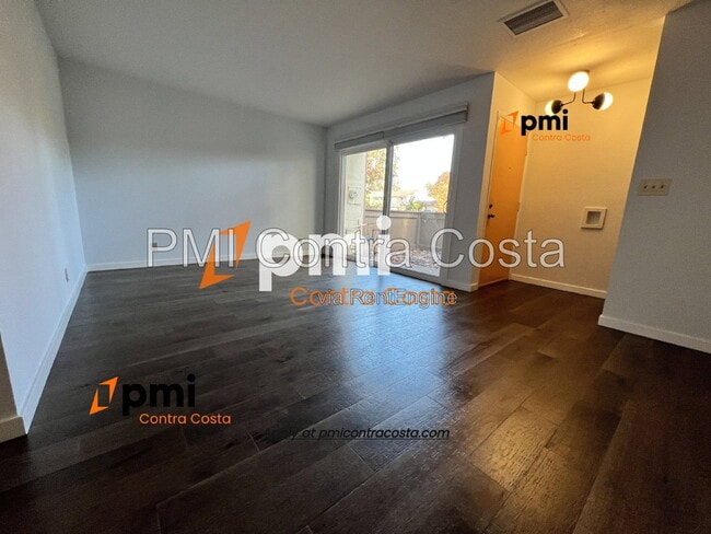 Photo - 1930 Olmo Way