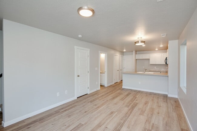 Photo - Beautiful, Modern 2 Bedroom Cottage Available!