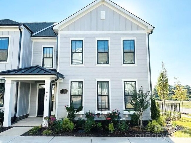 Building Photo - 10153 Meeting House Dr NW