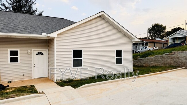 Photo - 811 N A St