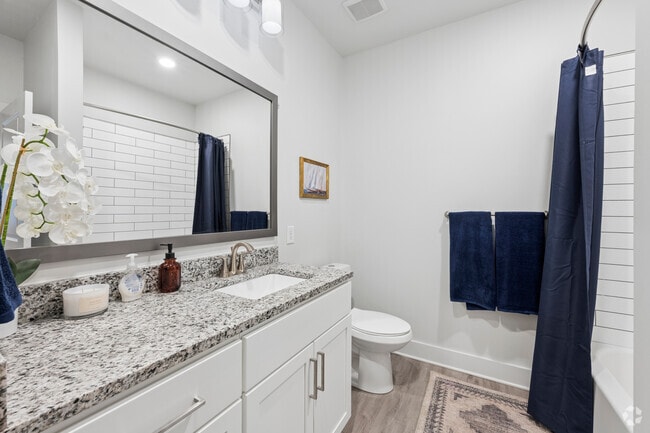 2BR, 2BA - 1,233SF - Second Bathroom