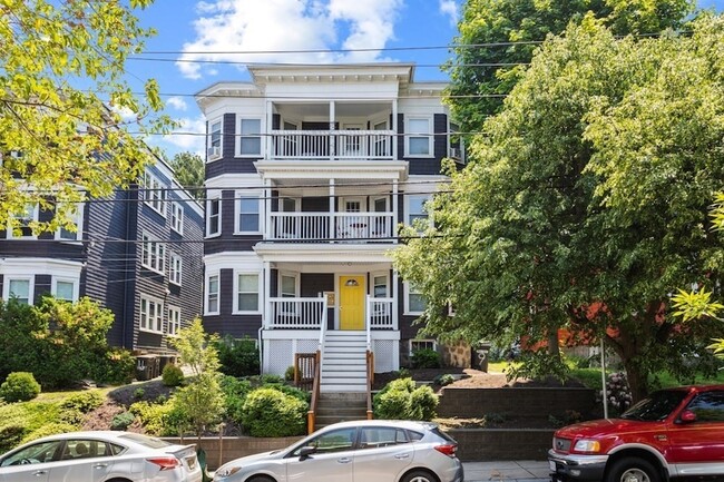 Building Photo - 9 Bailey St Unit 2