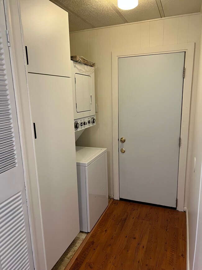 Photo - 539 N Starr Rd