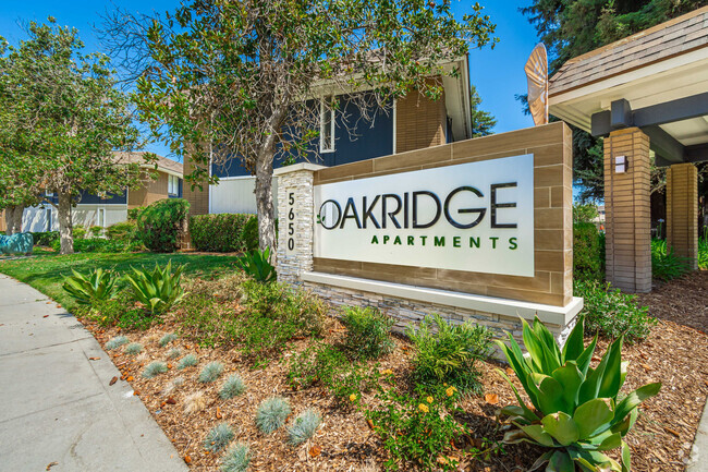 Building Photo - Oakridge Apartments