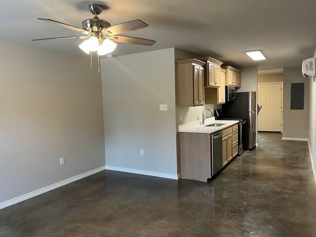 Photo - 47 W Center Unit #A